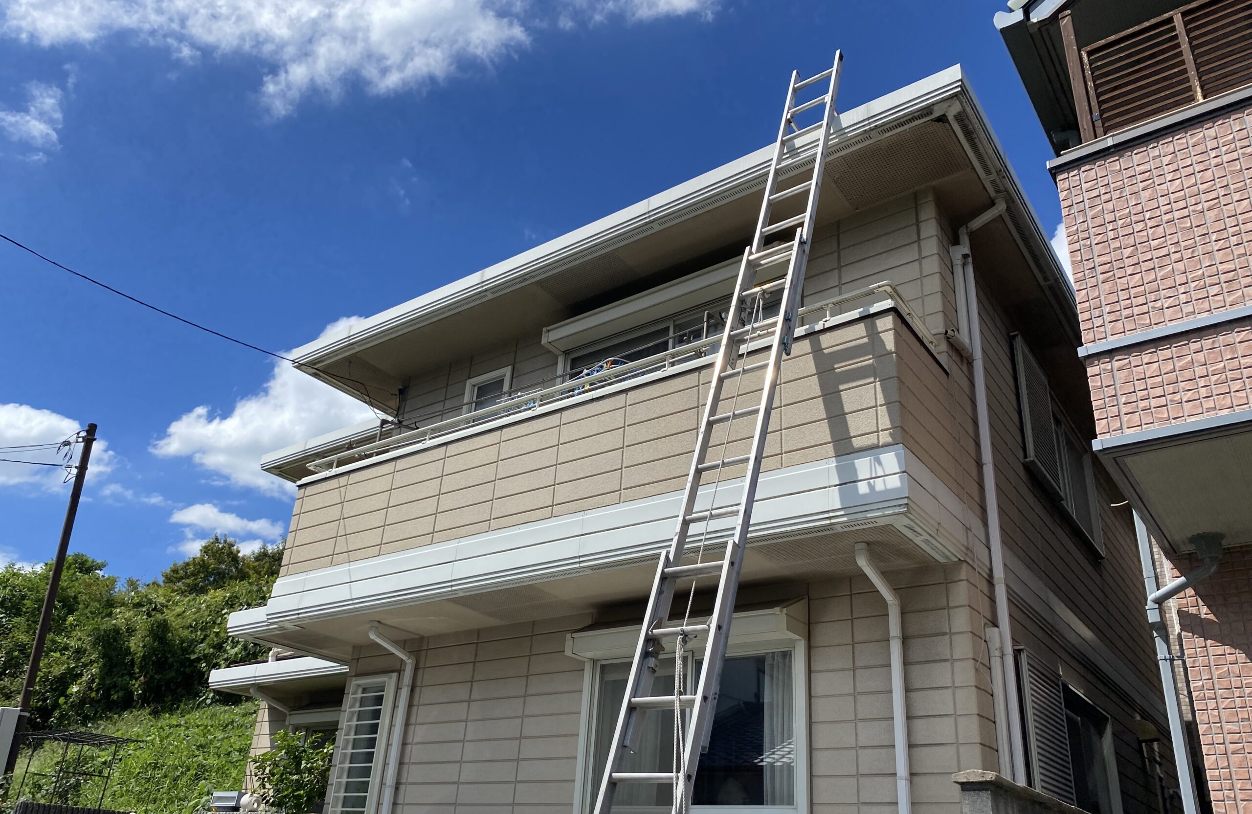 屋根カバー工法を行うお住まい